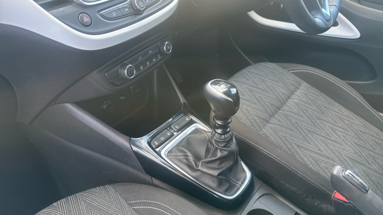 Vauxhall Crossland X 1.2T [110] Griffin 5dr [6 Spd] [Start Stop] Petrol Hatchback